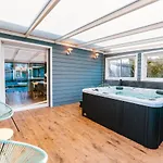 Grande Maison Avec Piscine Et Jacuzzi A La Campagne 펜션