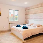 Grande Maison Avec Piscine Et Jacuzzi A La Campagne 펜션 *