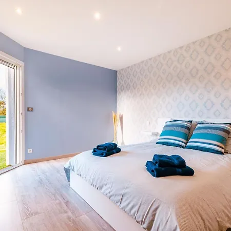 Grande Maison Avec Piscine Et Jacuzzi A La Campagne