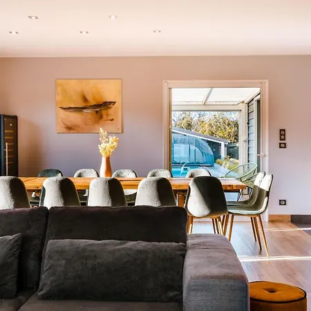 Grande Maison Avec Piscine Et Jacuzzi A La Campagne Desvres