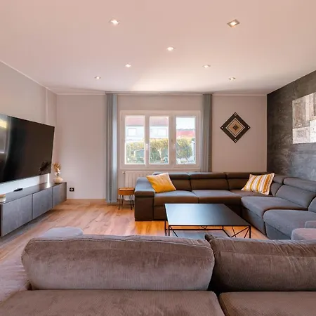 Grande Maison Avec Piscine Et Jacuzzi A La Campagne Holiday home Desvres